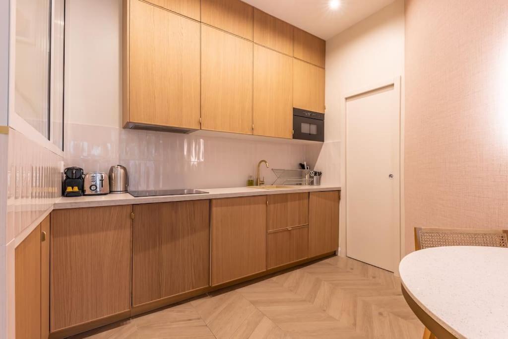 Elegant 4-Star Stay In Central Paris - Suite Apart Exterior photo